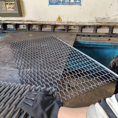 3mm Kalınlık Toz Boya Ağır Hizmet Tipi Genişletilmiş Metal Mesh Pencere Kuyu Kapağı