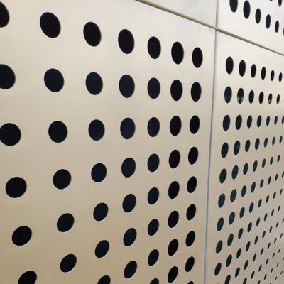 Dekorasyon için Yuvarlak Delikli Galvanizli Perfore Metal Levhalar