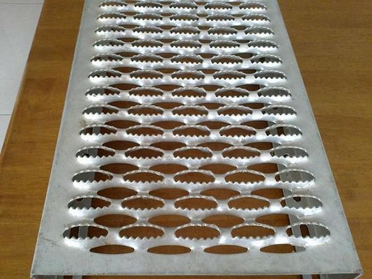 2-5m Elmas Geçit Kanalı Kavrama Açıklığı Güvenlik Izgarası Kaymaz
