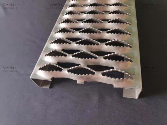 Galvanizli Elmas Yakalama Kemeri Güvenlik ızgara 2-4mm Kalınlığı