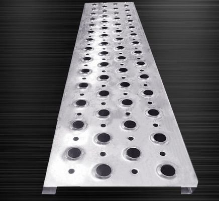 Fabrika Özelleştirilmiş Testereli Elmas Delikli Metal Yürüyüş Yolu Izgarası