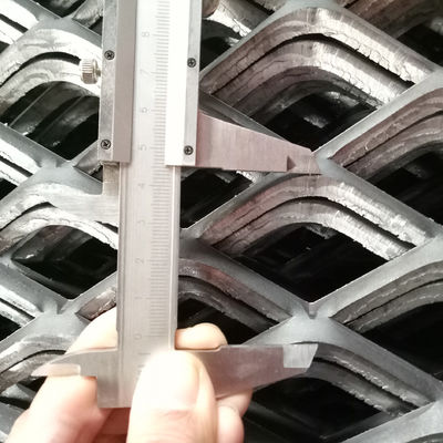 Kedi Yürüyüş Yolları için Ağır Hizmet Tipi 1.5mm Paslanmaz Çelik Genişletilmiş Metal Mesh