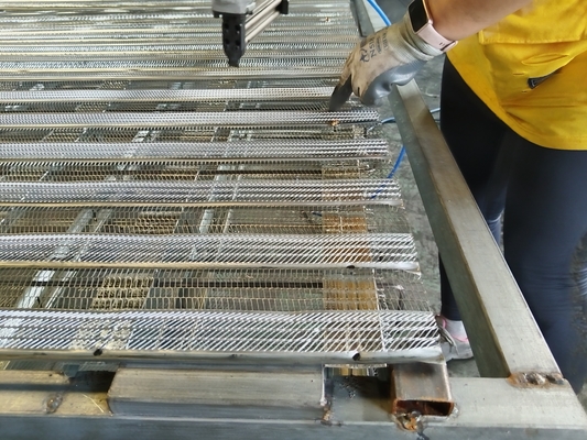 Galvanizli Genişletilmiş Metal Ağı Çimento döküm kalıbı yüzme havuzu inşaatı için