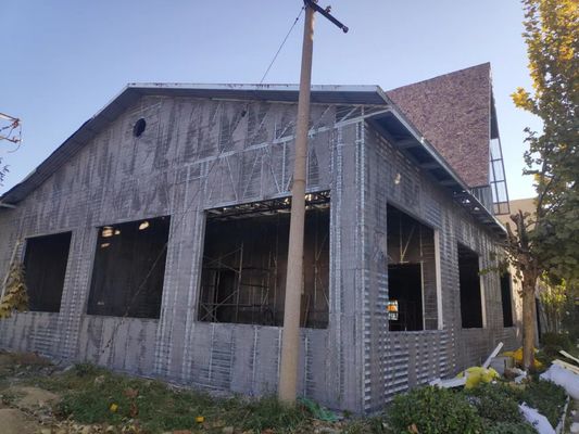 2500*600mm Boyutunda ve 100mm Rib Mesafeli Sıva Bina İnşaatı için V Şeklinde Galvanizli Genişletilmiş Metal Sıva Altlığı