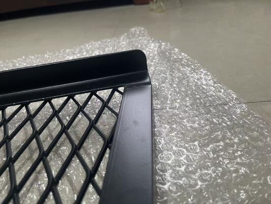 Güçlendirilmiş Sıcak Dip Galvanizli Genişletilmiş Metal Mesh Pencere Kuyu Kapakları Üstün Ağırlık Taşıma