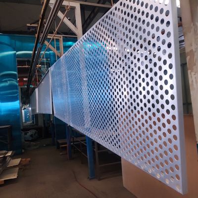 Dış duvar dekorasyonu için özel alüminyum delikli metal paneller