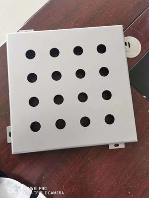 0.7mm 1mm 2mm Alüminyum Galvanizli Paslanmaz Çelik Perforasyonlu Metal Özel Delik Tasarımı
