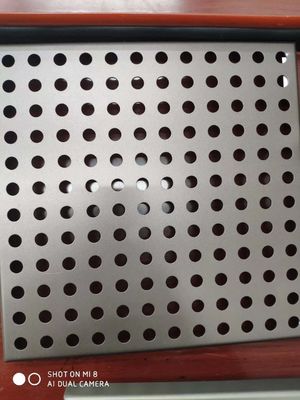 SS304 Alüminyum Perforasyonlu Metal Yaprak 4x8 Yuvarlak Delik