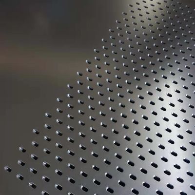 0.7mm 1mm 2mm Alüminyum Galvanizli Paslanmaz Çelik Perforasyonlu Metal Özel Delik Tasarımı