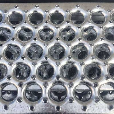 Kayma karşıtı Perf O Yakalama Strut Güvenlik ızgara paneli 1.5-6mm