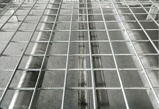 İnşaat için 2x2in Sıcak Daldırma Galvanizli Kaynaklı Tel Örgü Panel