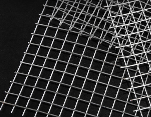 Dekoratif Çit için 25x25mm Galvanizli Kaynatılmış Tel Ağı Panelleri