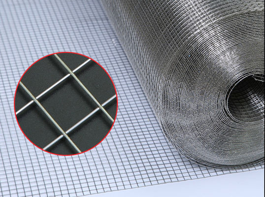 İnşaat için 1x1in Galvanizli Demir Kaynaklı Tel Örgü Rulosu