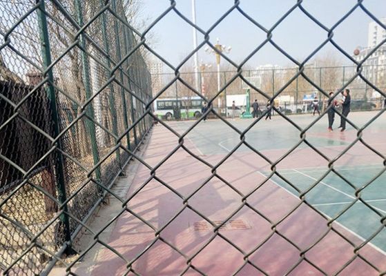 Spor sahaları için PVC kaplı siyah galvanizli zincir bağlantı çitleri