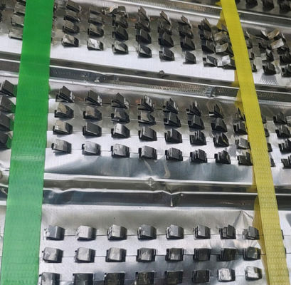 Galvanizli Yüksek Kaburgalı Hasır Kalıp İşleri İnşaat için 0.45m x 2m