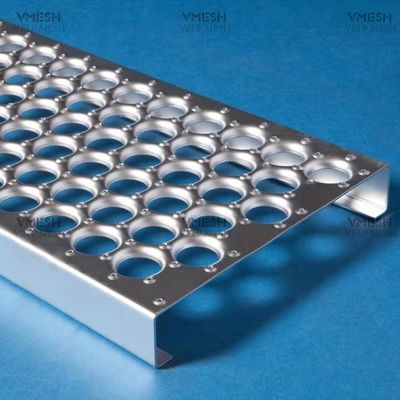 Sıcak Daldırma Galvanizli Yuvarlak Delik Metal Tahta Izgara Perf O Kavrama Yürüme Yolu 2-4m