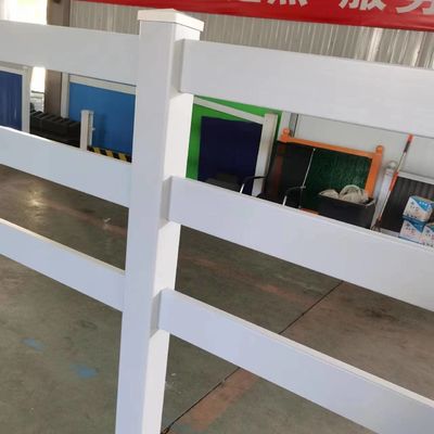 Beyaz Renkli Vinil Çit At Çit 3 Raylı At PVC Çiftlik Çit
