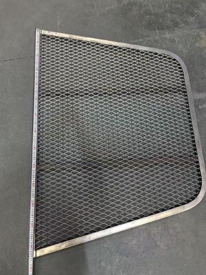 500g / m2 Çinko Kaplı Galvanizli Paslanmaya Karşı Genişletilmiş Metal Mesh Pencere Kuyu Kapağı