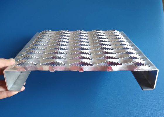 Güvenlik ızgaraları 2.0mm 2.5mm Elmas Delik Alüminyum Kavram Çapraz Yürüyüş