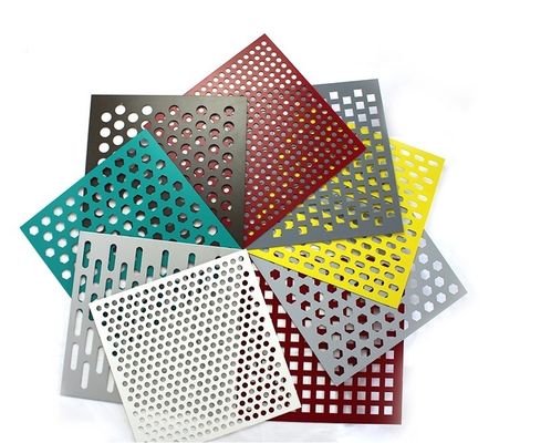 Mimari PVDF Boyut 1500 * 2500mm Delikli Metal Hasır Sac