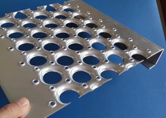 Kaymaz Çatı Perf O Kavrama Güvenlik Izgarası 0,5m 0,55m 0,6m Genişlik