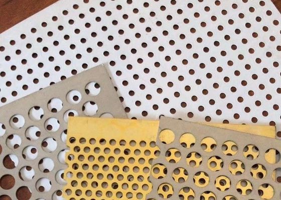 Elektrik Galvanizli Delikli Tavan Fayansları 2x2 PVDF Kaplama Eloksal