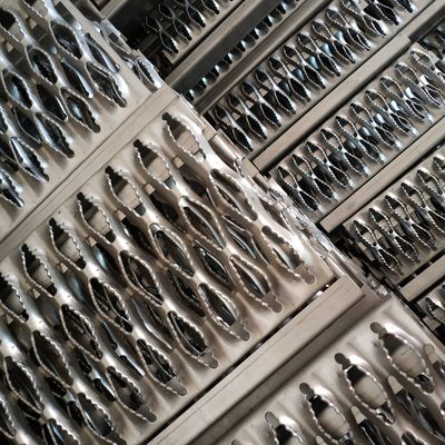 Geçit Plank için Elmas Delik Kavrama Açıklığı Güvenlik Izgarası Galvanizli Çelik Kaymaz